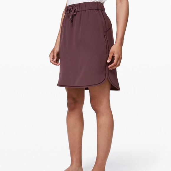 lululemon athletica Dresses & Skirts - Lululemon “On the Fly” skirt!